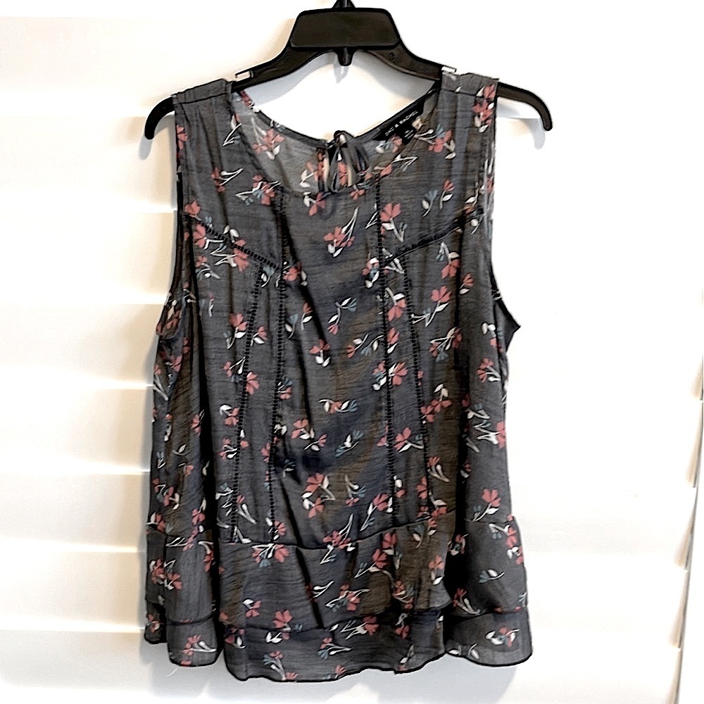 Zac & Rachel Sleeveless Floral Blouse size XL​